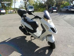 KYMCO DINK 125- 1ERE MAIN