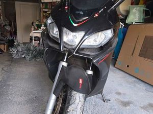 SCOOTER APRILIA SRV 850
