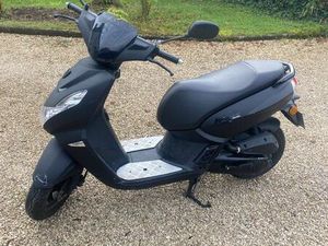 SCOOTER PEUGEOT KISBEE BLACK EDITION