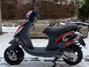 PIAGGIO ZIP SP H2O 50CC 2 TAKT NIEUWSTAAT ZELDZAAM BROM — SCOOTERS | PIAGGIO — MARKTPLAATS