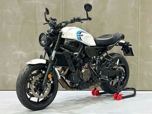 YAMAHA XSR 700