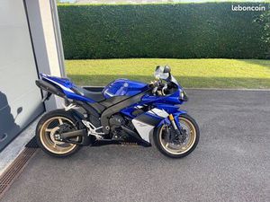 R1 YAMAHA