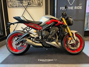 TRIUMPH STREET TRIPLE RX *NEU*
