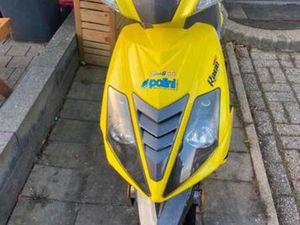 KEEWAY 50GT RACE EXPLORER ZONDER 123 EN LOOPT NIET — SCOOTERS | PEUGEOT — MARKTPLAATS