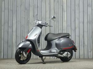 PIAGGIO VESPA GTS125