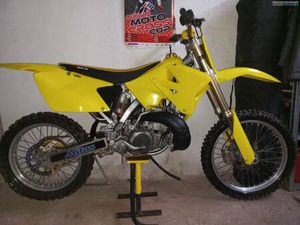 SUZUKI RM 250