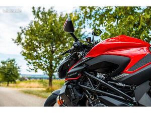 MV AGUSTA BRUTALE 1000 RS