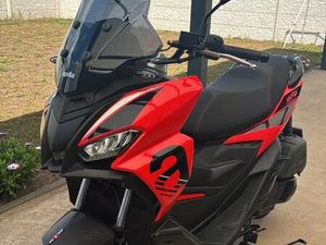 ② APRILIA SR GT 125 SPORT