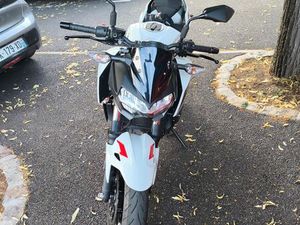 KAWASAKI Z400 BLANCHE (MISE EN CIRCULATION 12/2024)