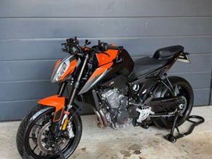 KTM DUKE 890