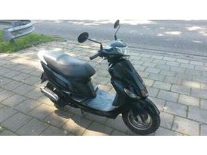 PEUGEOT V CLIC 2013 — SCOOTERS | PEUGEOT — MARKTPLAATS