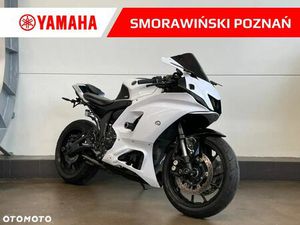YAMAHA R7