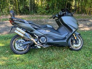 YAMAHA TMAX 560