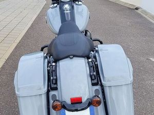 HARLEY-DAVIDSON ROAD KING SPÉCIAL