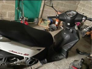 SCOOTEUR KYMCO AGILITY