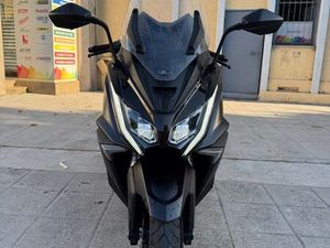 KYMCO AK550