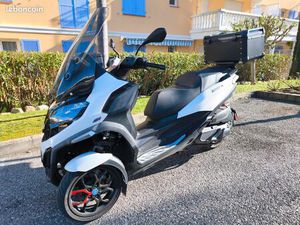 PIAGGIO MP3 400