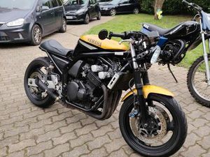 600 FAZER CAFÉ RACER