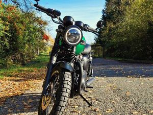 TRIUMPH BONNEVILLE T120 BLACK ABS