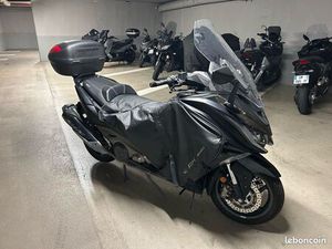 KYMCO AK 550