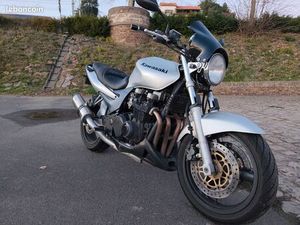 KAWASAKI ZR7