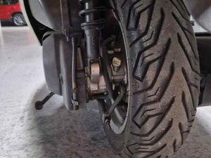 YAMAHA - MAJESTI 250 YP.