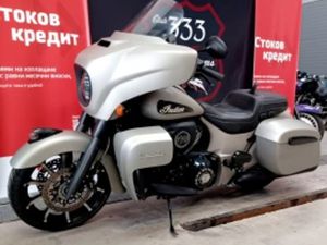 INDIAN ROADMASTER DARK HORSE