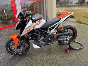 KTM DUKE 390