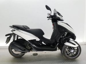 PIAGGIO MP3 300 • 2017