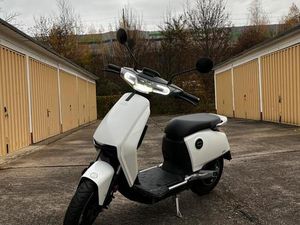 SUPERSOCO CUX E-ROLLER WEIß, SEHR GUTER ZUSTAND