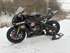 YAMAHA R1 RN32 RACEBIKE „TOP“
