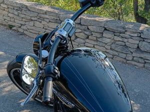 HARLEY DAVIDSON BREAKOUT 114