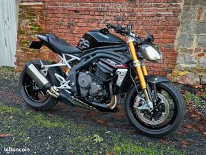 TRIUMPH SPEED TRIPLE 1200 RS