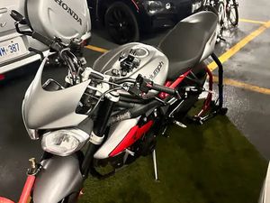 TRIUMPH STREET TRIPLE R 675 2014