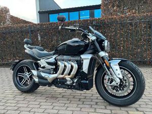② TRIUMPH ROCKET 3 GT 2500 CC