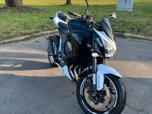 ② KAWASAKI Z800 - ABS