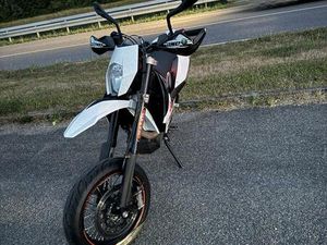 KTM SMC690