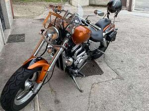 SUZUKI VZ 800 GIALLO