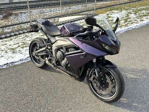 TRIUMPH DAYTONA 600 TRIUMPH DAYTONA 660 SUPERSPORTL VIOLETT