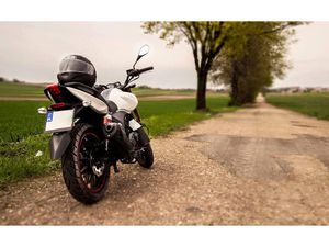 MOTOCYKL KEEWAY RKV 125 (REJ. 2016), PIERWSZY WLAŚCICIEL (PL), GARAŻOWANY