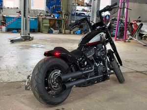 HARLEY-DAVIDSON STREET BOB SOFTAIL FXBB 107 CUSTOM J&H 200ER HECK