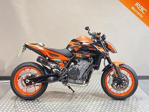 KTM 890 DUKE GP KTM 890 CC