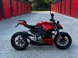DUCATI STREETFIGHTER V2