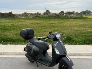 VESPA - GTS SUPER 125 CC NOTE NEGRO
