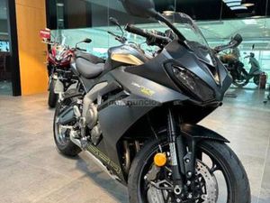 TRIUMPH - DAYTONA 660