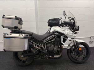 TRIUMPH TIGER 800 XRT ABS ** FULL TRIUMPH LUGGAGE - 12 MONTHS MOT **