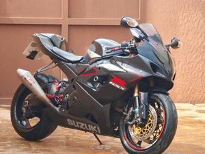 SUZUKI - GSXR 1000 K6