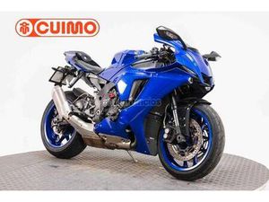 YAMAHA - YZF-R1