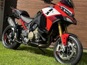 DUCATI MULTISTRADA V4 PIKES PEAK FULL AKRAPOVIC RACING SALON POLSKA LUBSKO