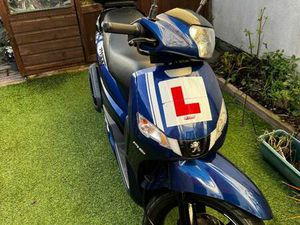 PEUGEOT, TWEET 125 RS, 2024, 125 (CC) IN BEAUTIFUL CONDITION 4,200 MILES ONLY, FULLY SERVICED